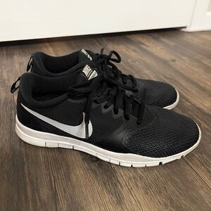 NIKE Flex Essential TR Women’s Training/Tennis Shoes  - Size 6 - Like New!
